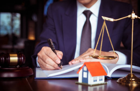 deutscher Makler mit Werten in Spanien